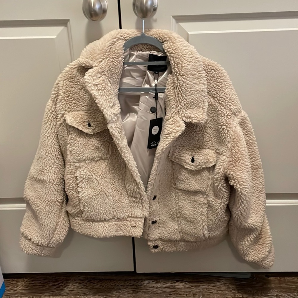 NWT Rails Medium Faux Fur Cream Jacket. ⚡️